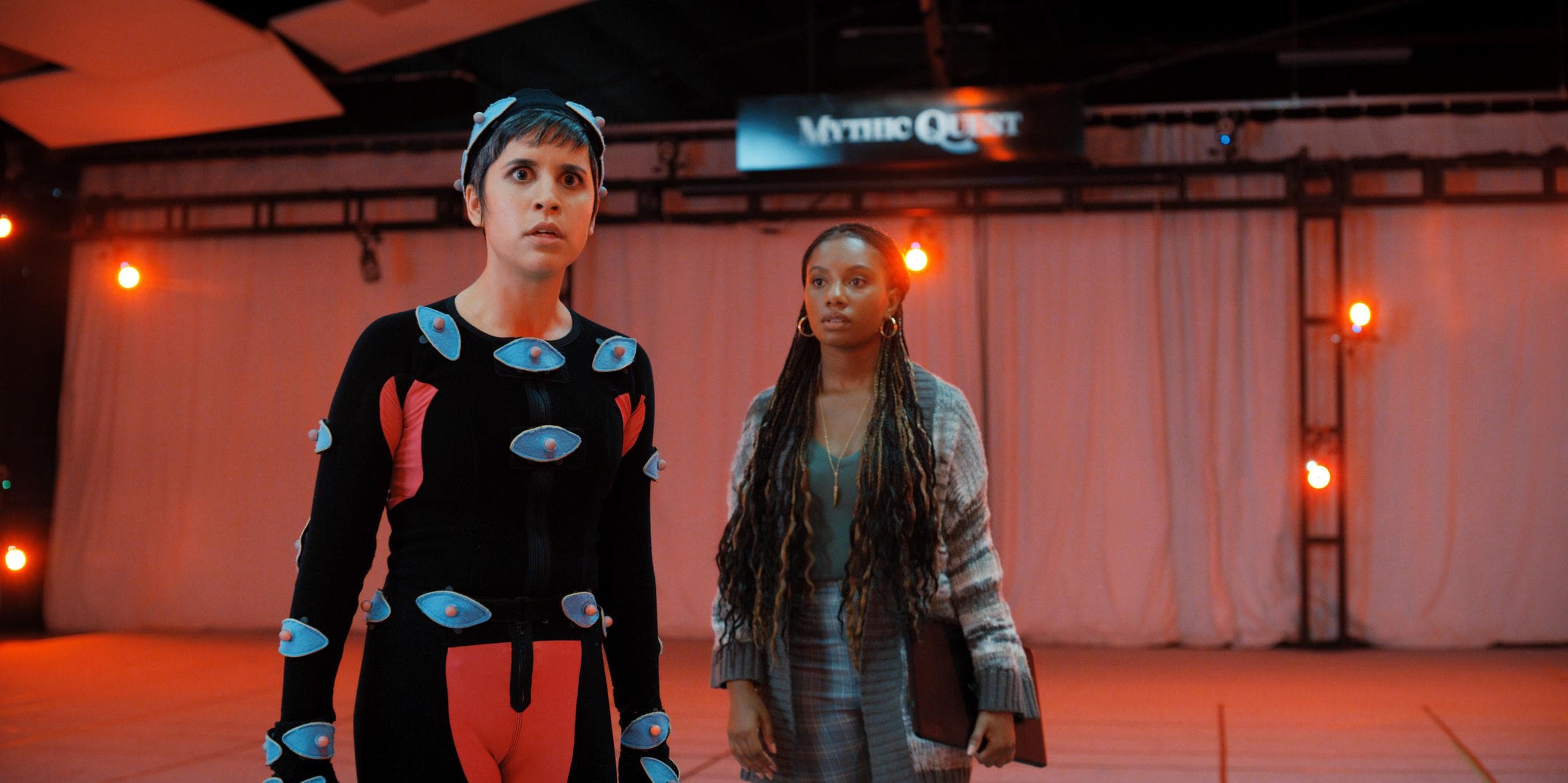 Rachel (Ashly Burch) e Dana (Imani Hakim) nello studio per la motion capture.